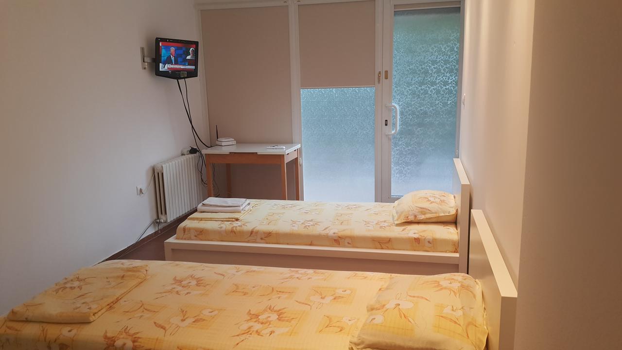 Stay Nexus Near Airport Sofia Buitenkant foto